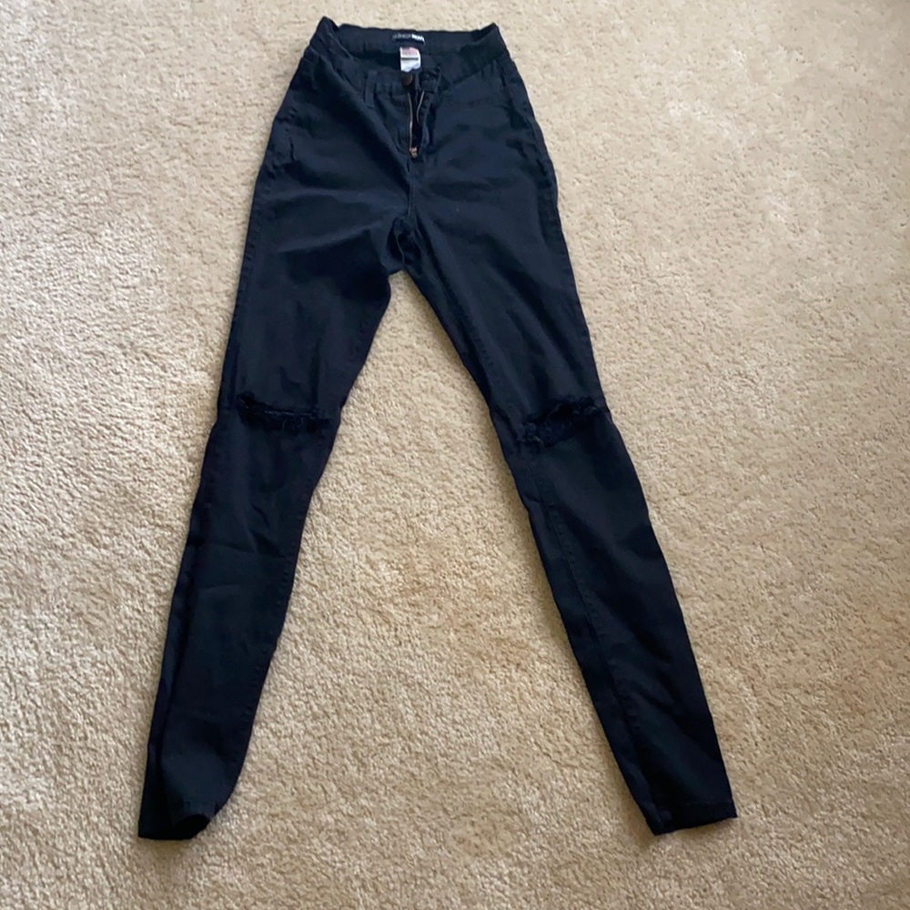 FASHION NOVA skinny jeans